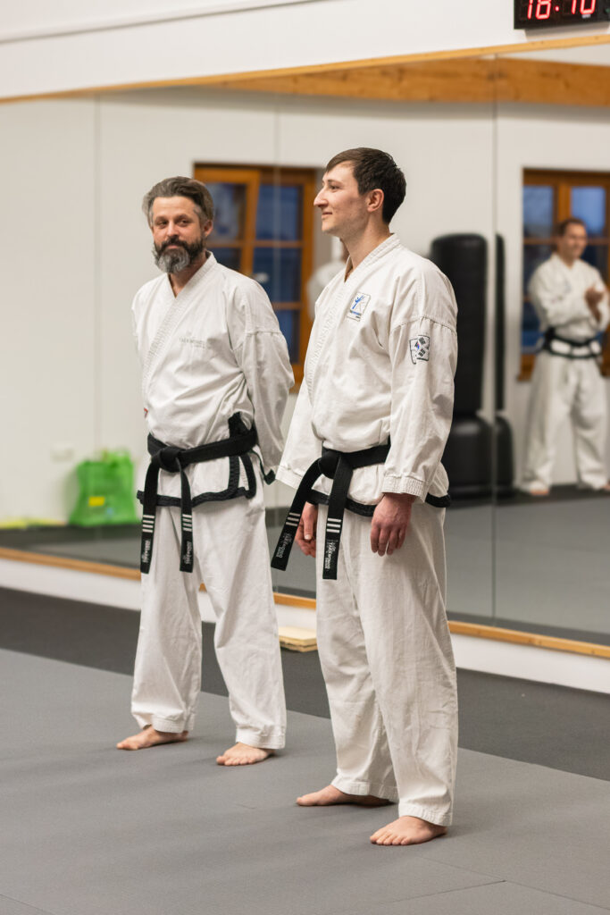 Florian Treichel übergibt die Taekwondo-Schule Obing an Jonathan Auer
